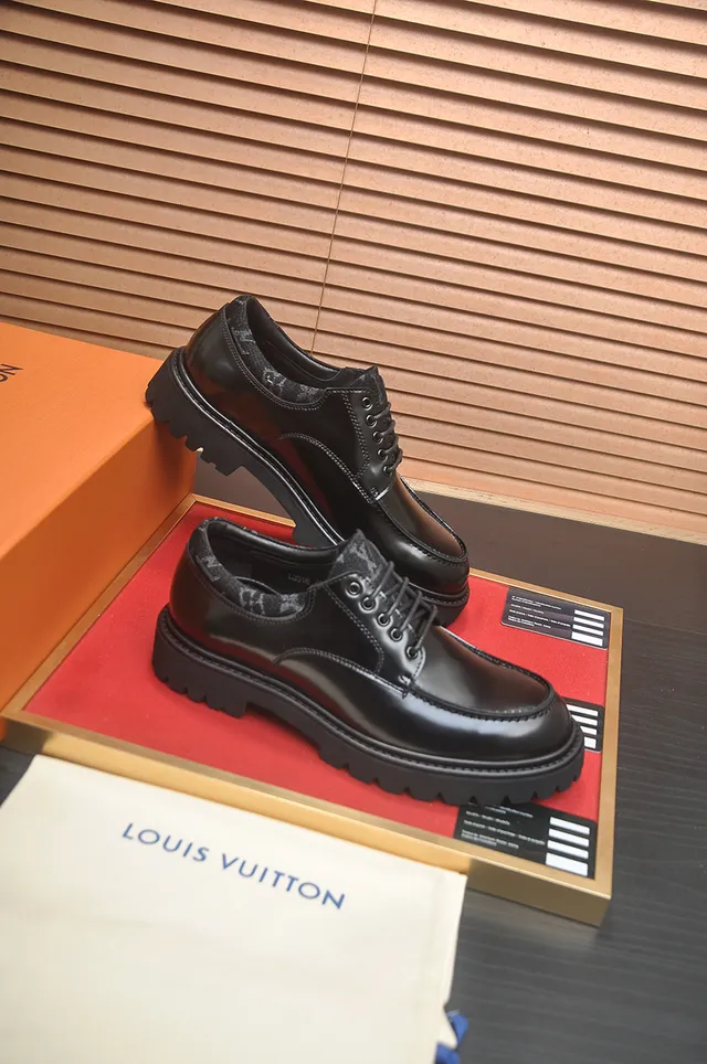 Louis Vuitton LV Trail काला चमड़े का डर्बी जूते 4