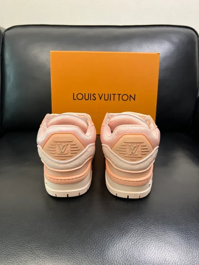 Louis Vuitton LV Trainer Bege Rosa Monograma Embossado Couro Sola Chunky Layered Lifestyle Sneakers 3