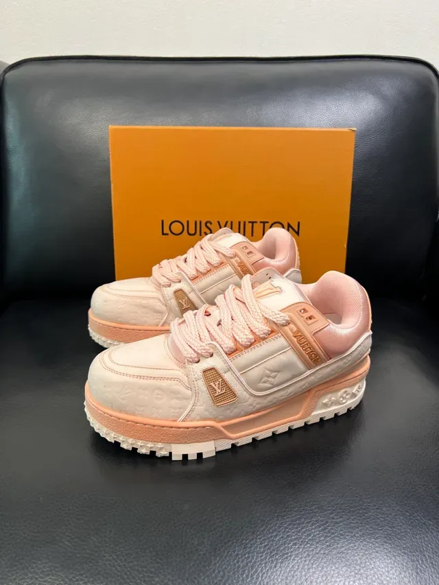 Louis Vuitton LV Trainer Bege Rosa Monograma Embossado Couro Sola Chunky Layered Lifestyle Sneakers 5