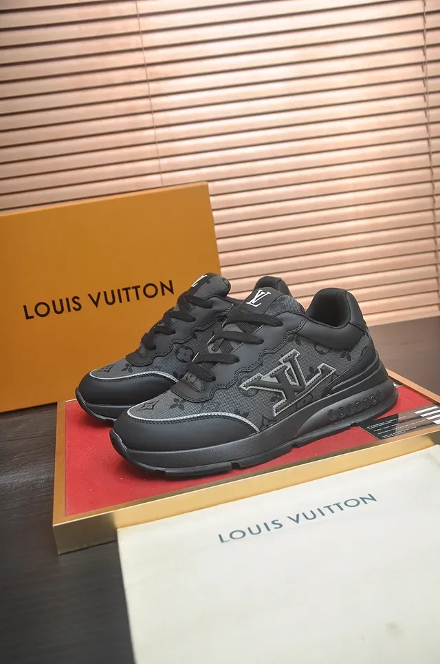 Louis Vuitton LV Trainer 黑色灰色 印花帆布鞋面 缝制标志 生活方式运动鞋 4