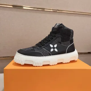 Louis Vuitton LV Trainer Preto Branco Topo Alto Solado Grosso Lifestyle Sneakers