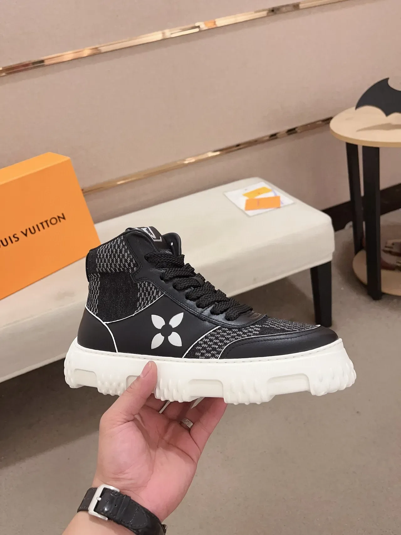 Louis Vuitton LV Trainer 黑白 高帮 厚底 生活方式运动鞋 4