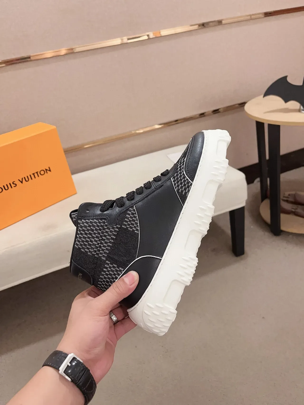 Louis Vuitton LV Trainer 黑白 高帮 厚底 生活方式运动鞋 5