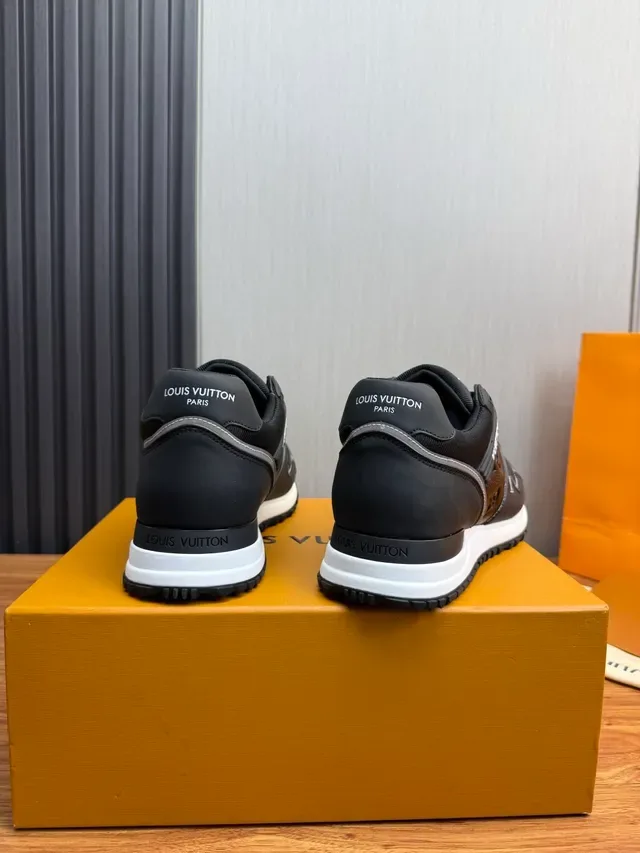 Louis Vuitton LV Trainer Chaussures Lifestyle Noir Blanc Basses en Matériau Mixte 4