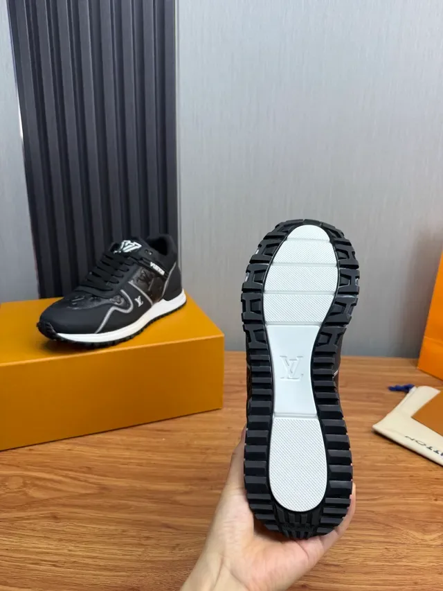Louis Vuitton LV Trainer Chaussures Lifestyle Noir Blanc Basses en Matériau Mixte 10