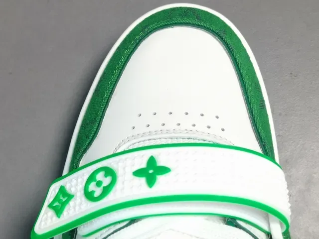 Louis Vuitton LV Trainer Green White 低帮 分层网面和纺织面料上层 生活方式运动鞋 4