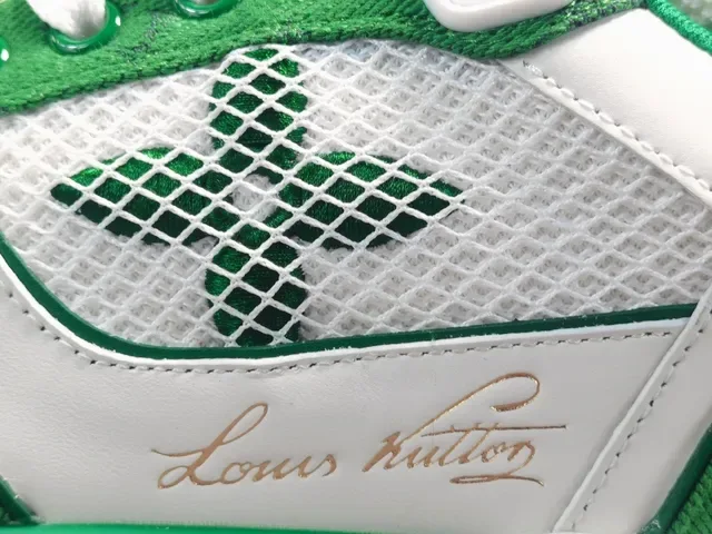 Louis Vuitton LV Trainer Green White 低帮 分层网面和纺织面料上层 生活方式运动鞋 9