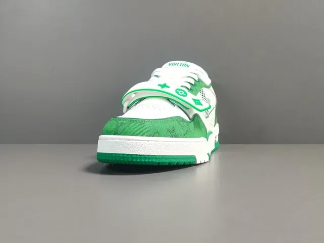 Louis Vuitton LV Trainer Green White 低帮 分层网面和纺织面料上层 生活方式运动鞋 14
