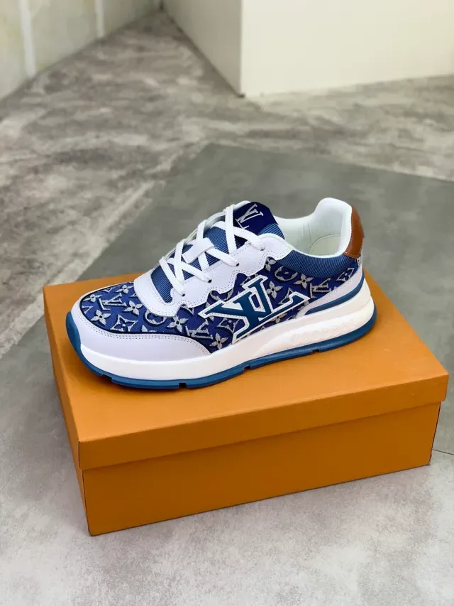 লুইস ভিতন LV Trainer নেভি হোয়াইট মনোগ্রাম জ্যাকার্ড উপরের চামড়ার ওভারলে লাইফস্টাইল স্নিকার 4