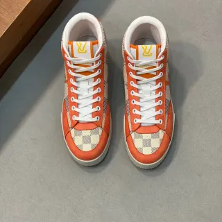 Louis Vuitton LV Trainer Sneakers Lifestyle Naranja Beige Low-Top Material Mixto