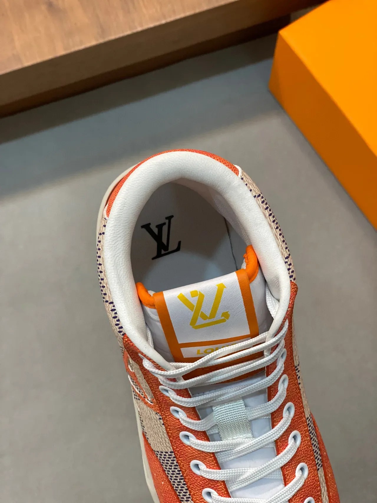Louis Vuitton LV Trainer Sneakers Lifestyle Orange Beige Low-Top Matériau Mixte 4