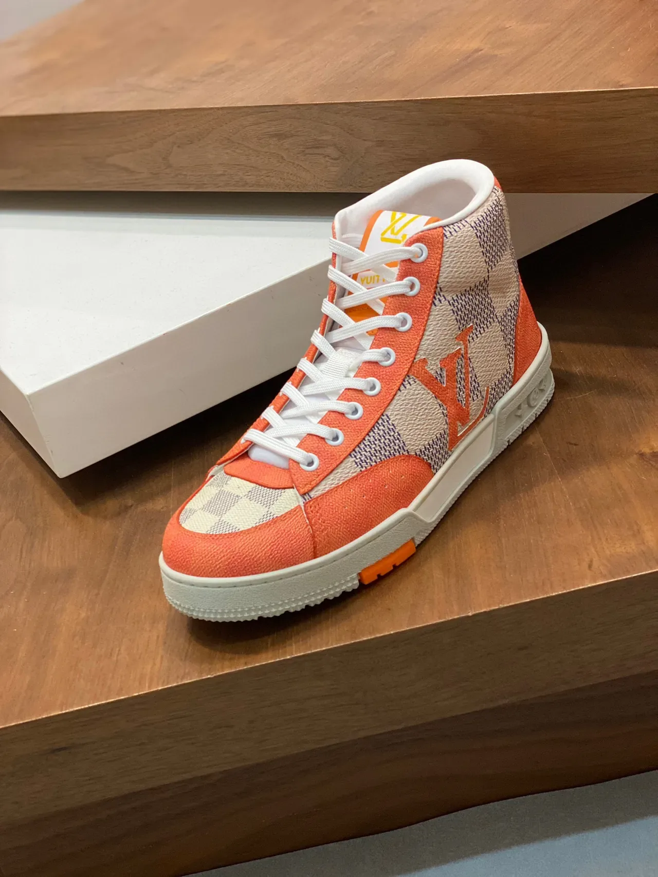 Louis Vuitton LV Trainer Sneakers Lifestyle Orange Beige Low-Top Matériau Mixte 5