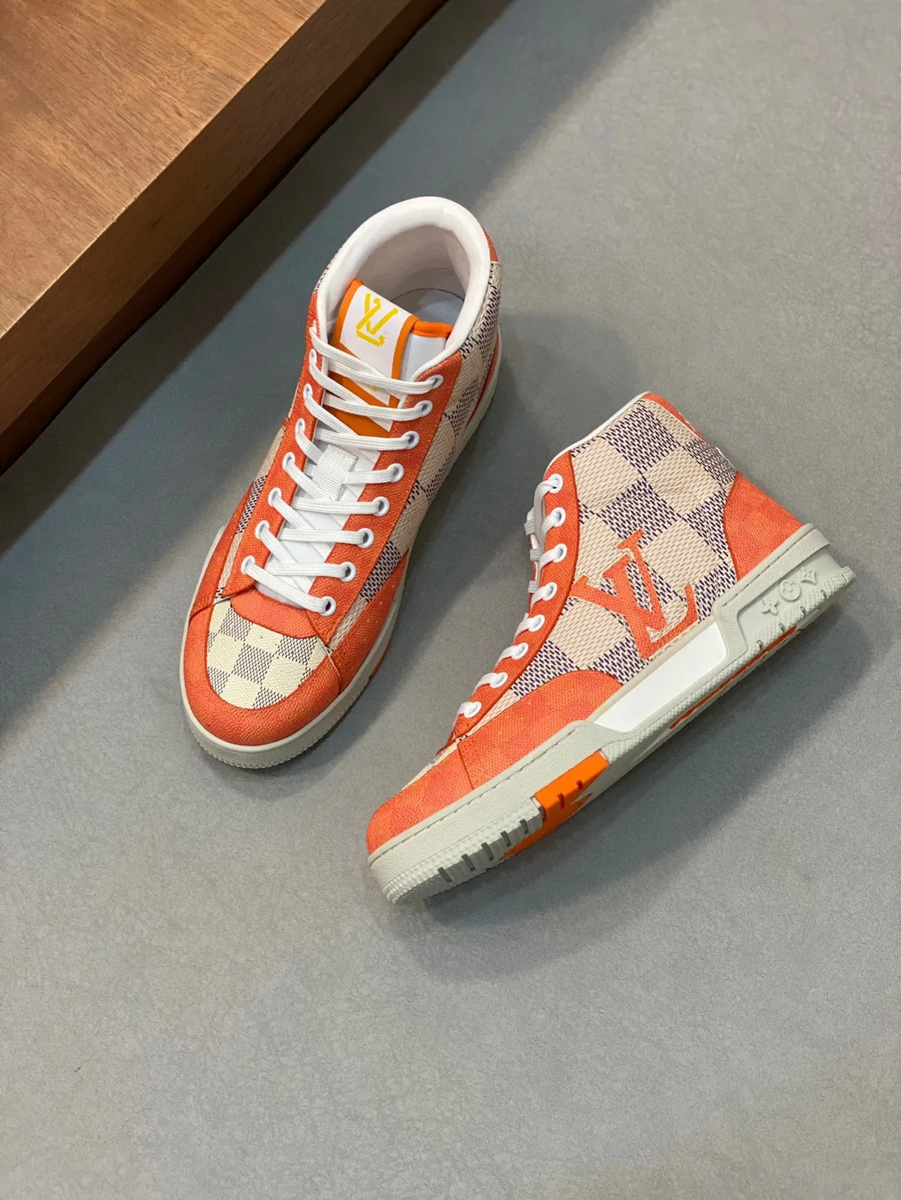 Louis Vuitton LV Trainer Sneakers Lifestyle Orange Beige Low-Top Matériau Mixte 6
