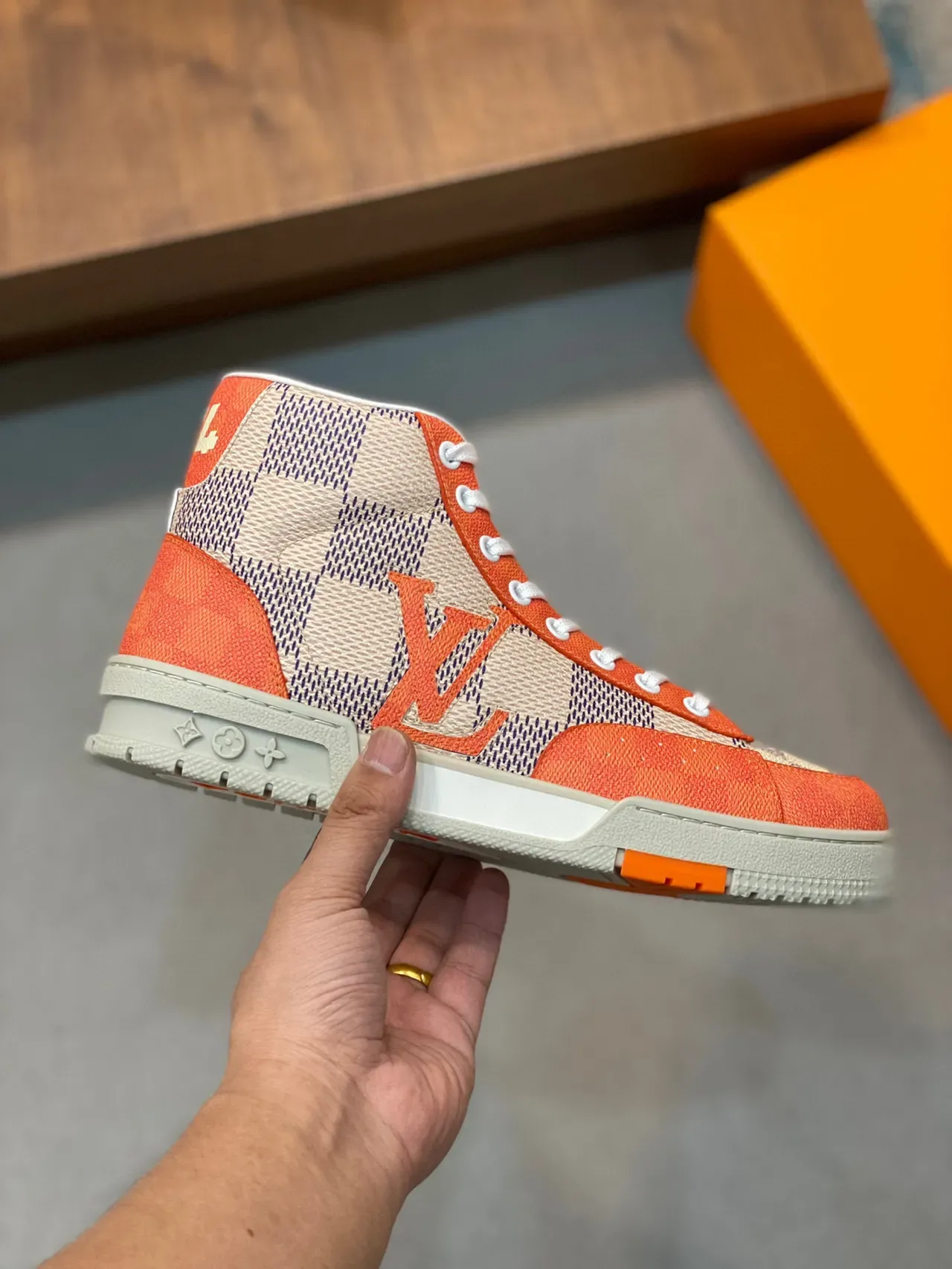Louis Vuitton LV Trainer Sneakers Lifestyle Orange Beige Low-Top Matériau Mixte 7