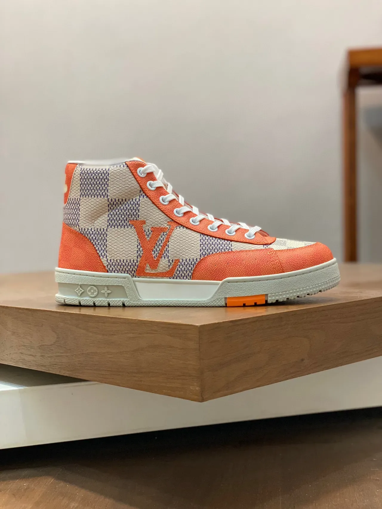 Louis Vuitton LV Trainer Sneakers Lifestyle Orange Beige Low-Top Matériau Mixte 9