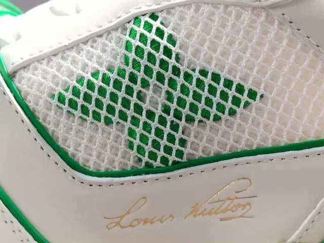 Louis Vuitton LV Trainer baskets lifestyle blanches et vertes 4