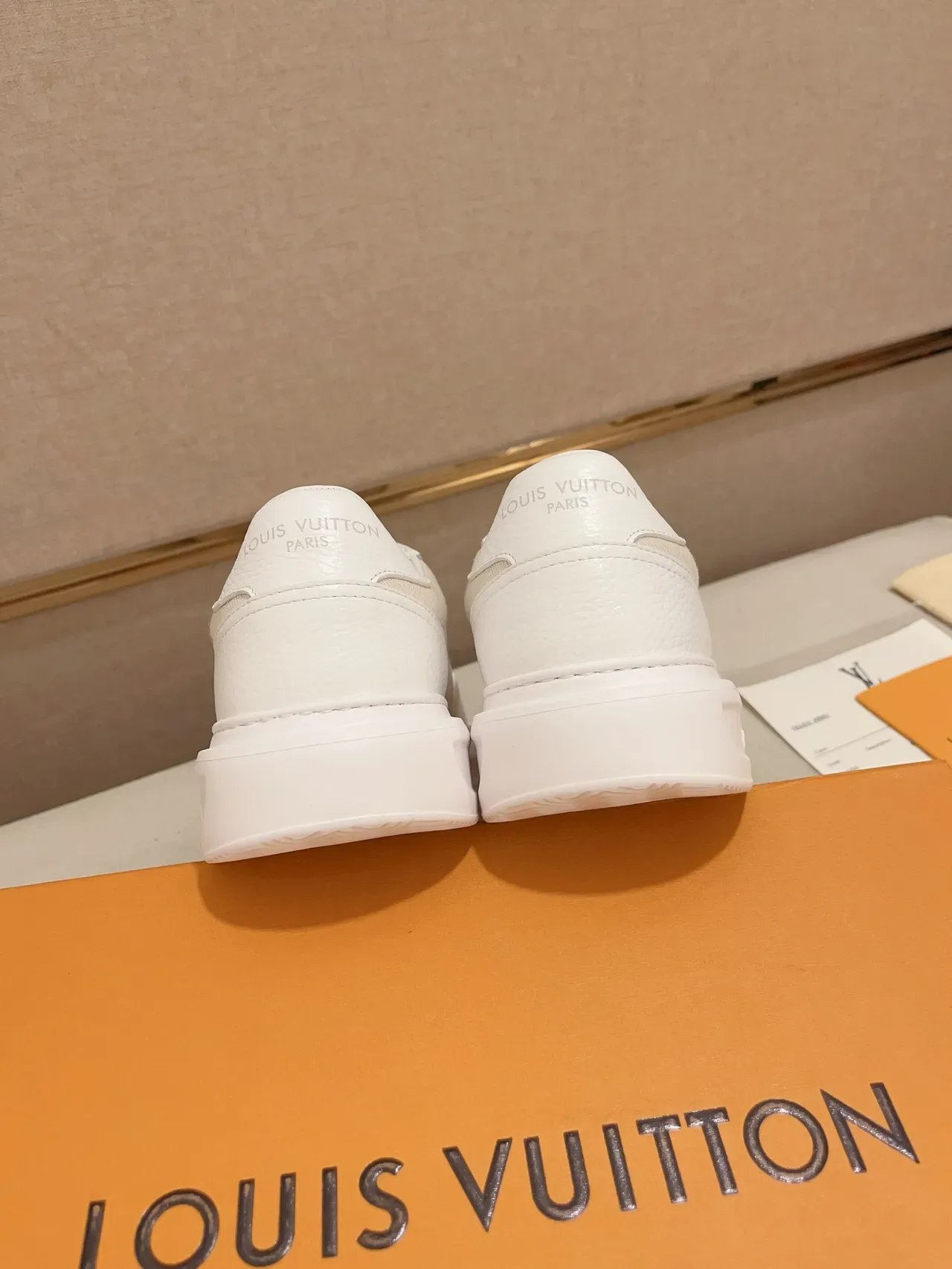 لويس فتون LV Trainer أبيض بيج حذاء رياضي لايف ستايل منخفض منصة 3