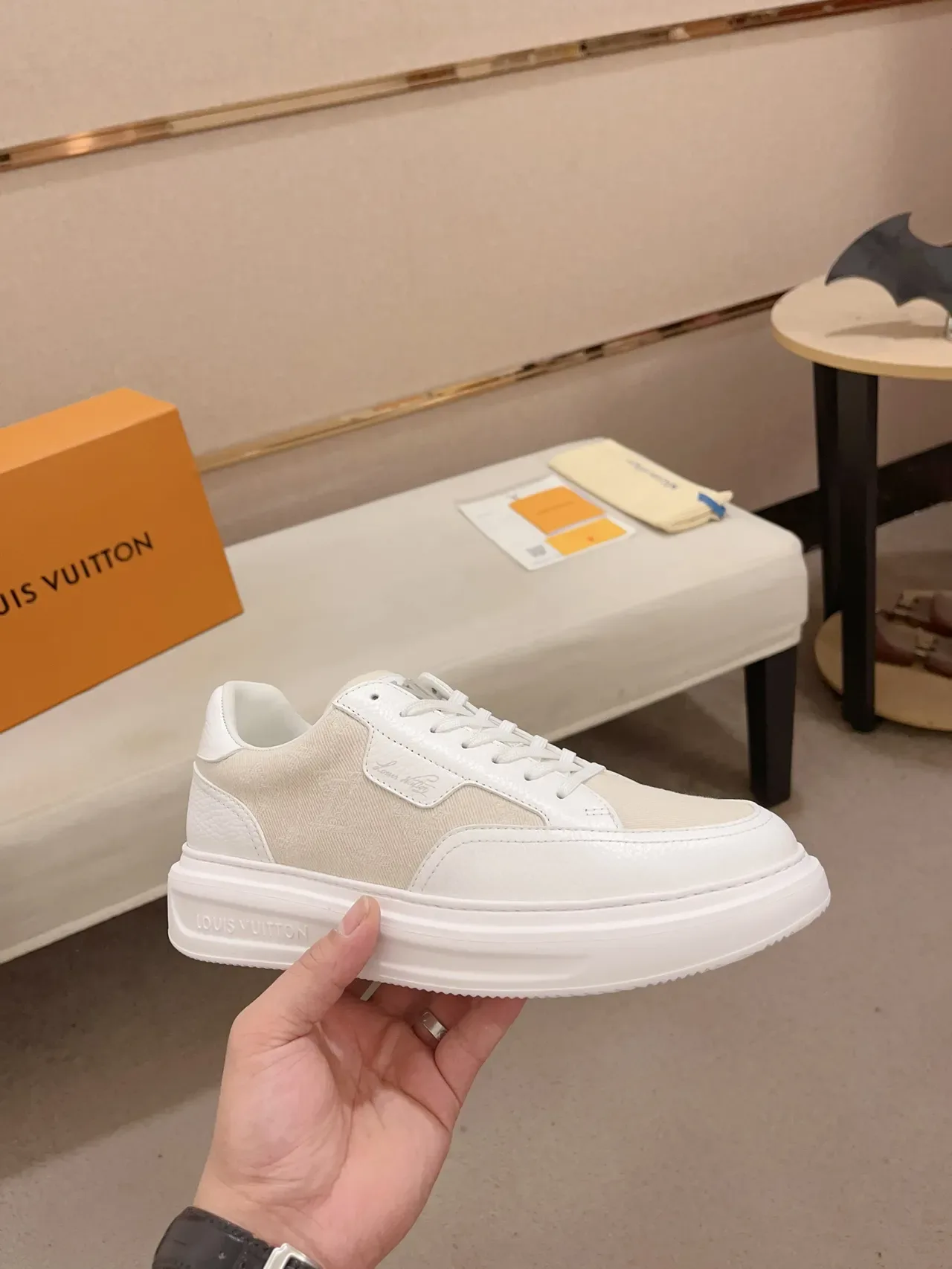 لويس فتون LV Trainer أبيض بيج حذاء رياضي لايف ستايل منخفض منصة 4