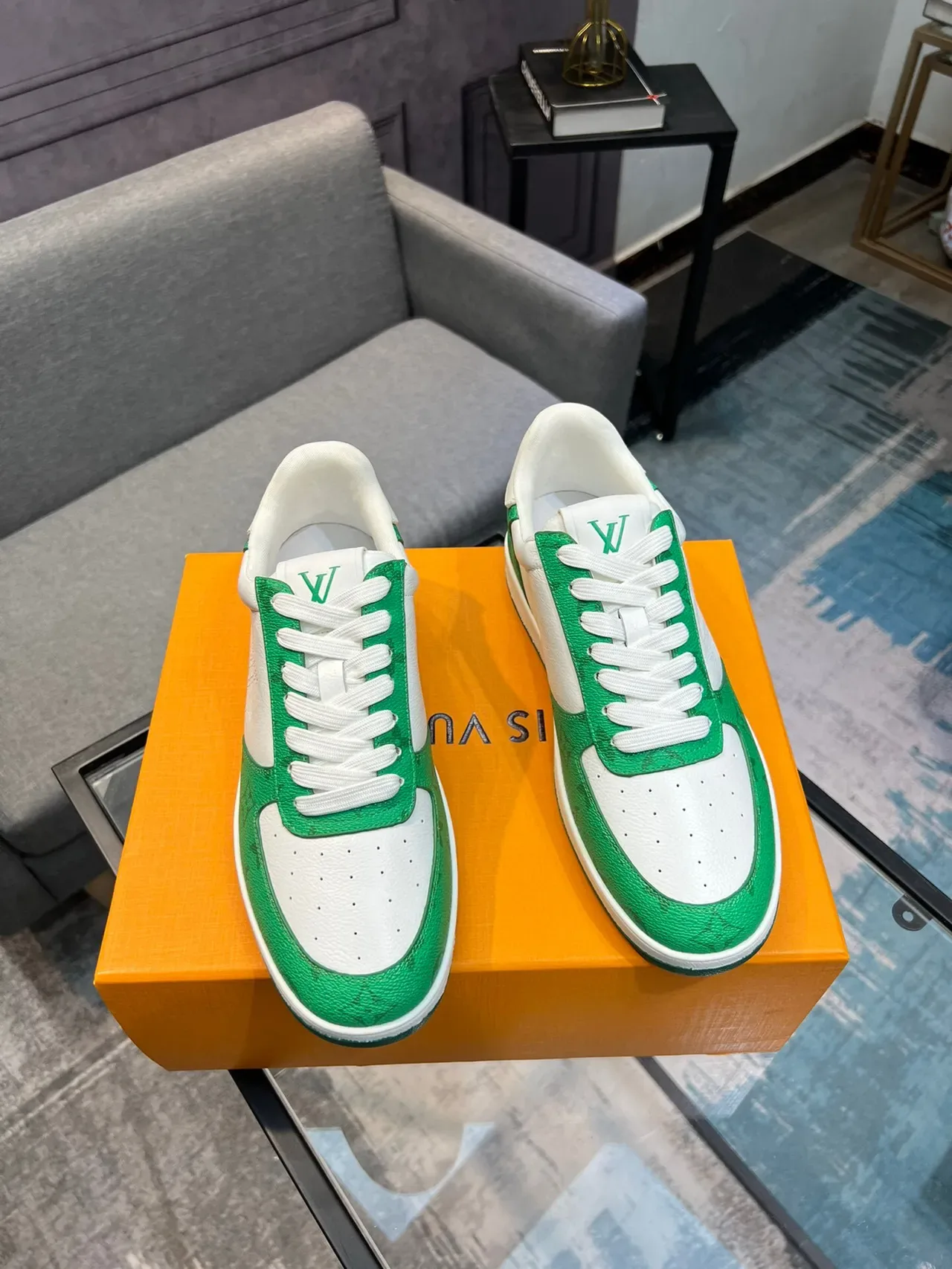 Louis Vuitton LV Trainer Branco Verde Perfurado Painel Monograma Couro Lifestyle Sneakers 5