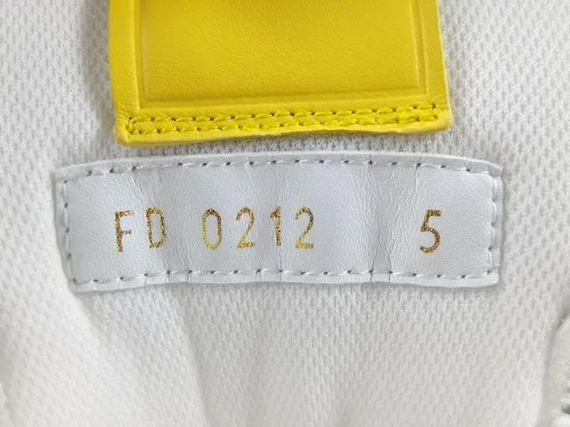 Louis Vuitton LV Trainer Amarillo Blanco Suela Media Capa Monograma Embossed Cuero Zapatillas Lifestyle 12