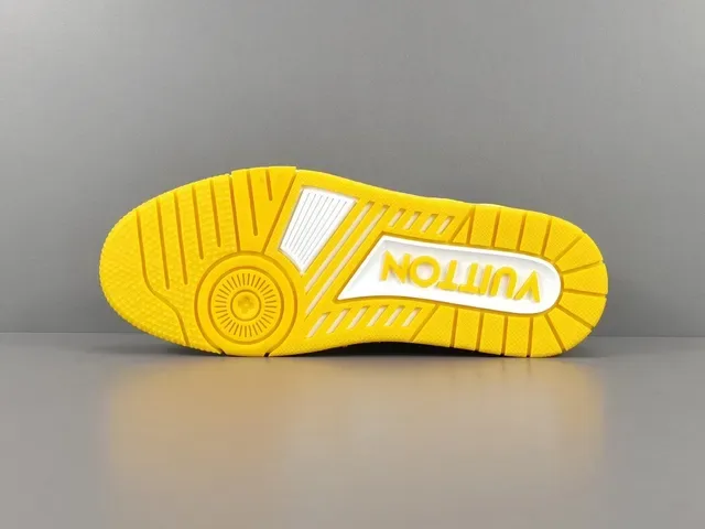 Louis Vuitton LV Trainer Amarillo Blanco Suela Media Capa Monograma Embossed Cuero Zapatillas Lifestyle 13