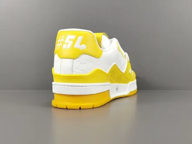 Louis Vuitton LV Trainer Amarillo Blanco Suela Media Capa Monograma Embossed Cuero Zapatillas Lifestyle 14