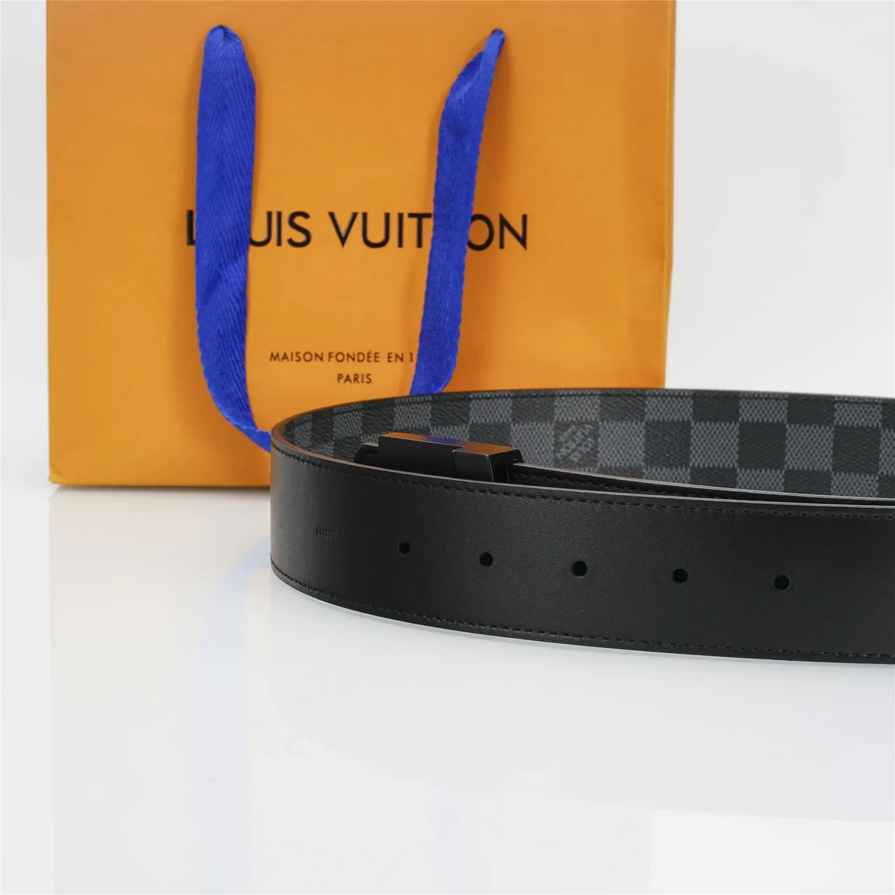حزام Louis Vuitton LV Turn-Lock Damier Graphite من الجلد 8