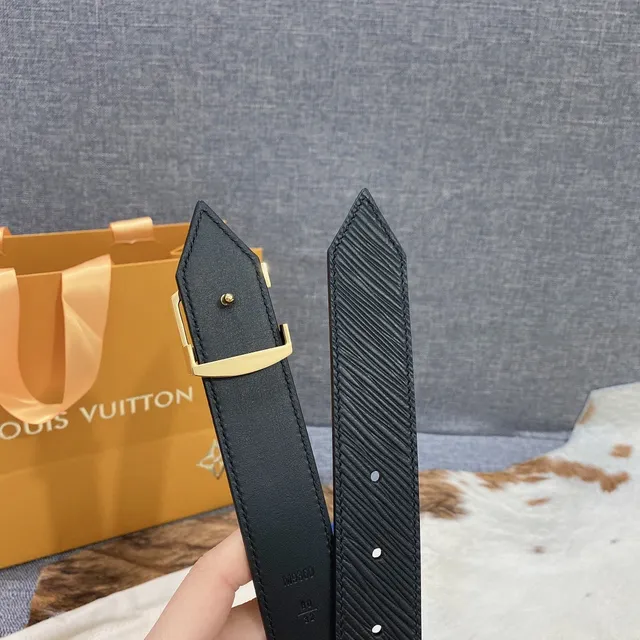 Louis Vuitton LV Twist Belt Noir Or Epi Buckle Leather Belt 6