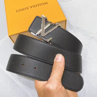 Louis Vuitton LV Twist حزام جلد أسود مقرمش