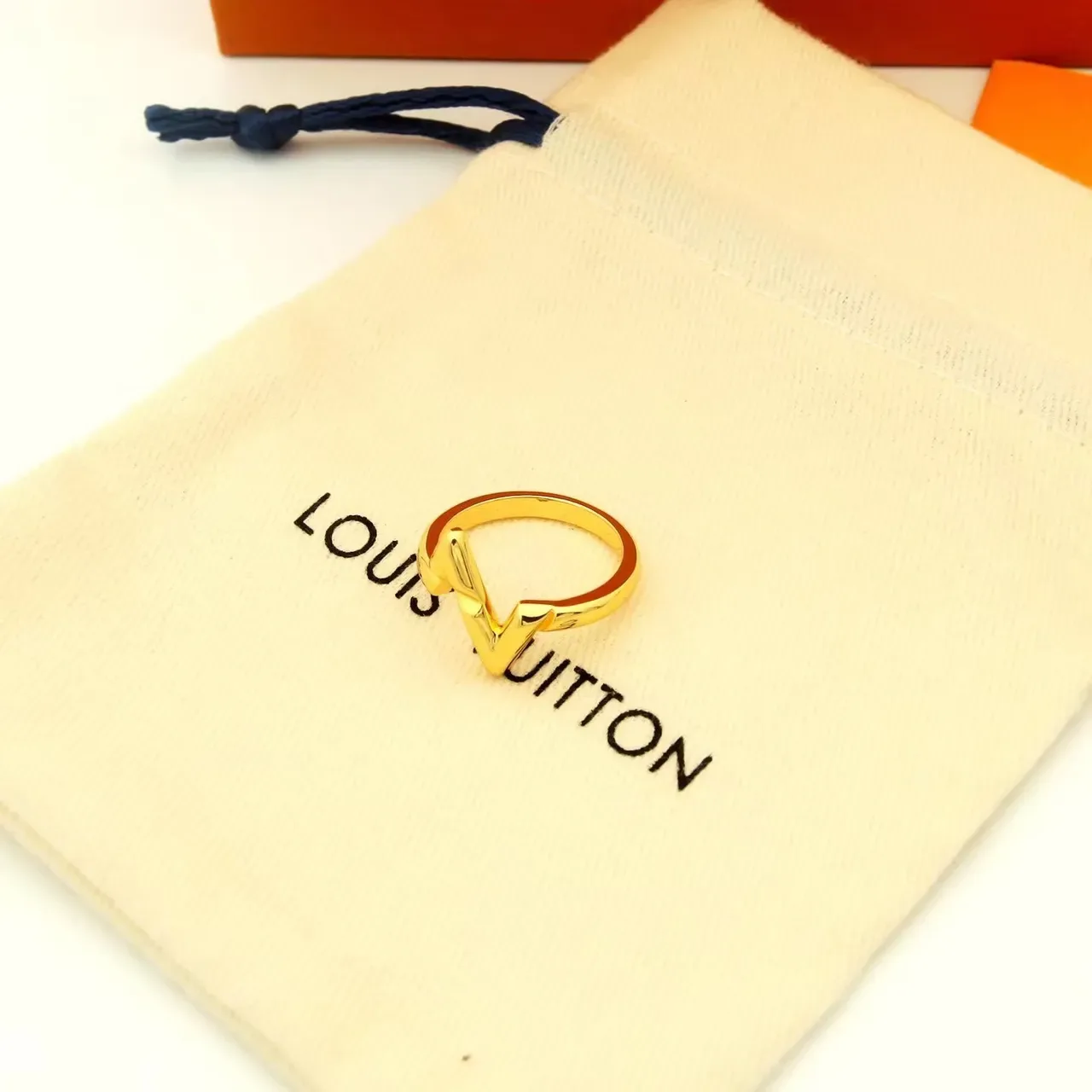 Louis Vuitton LV Volt À l'Envers Bague en Or 18K 2