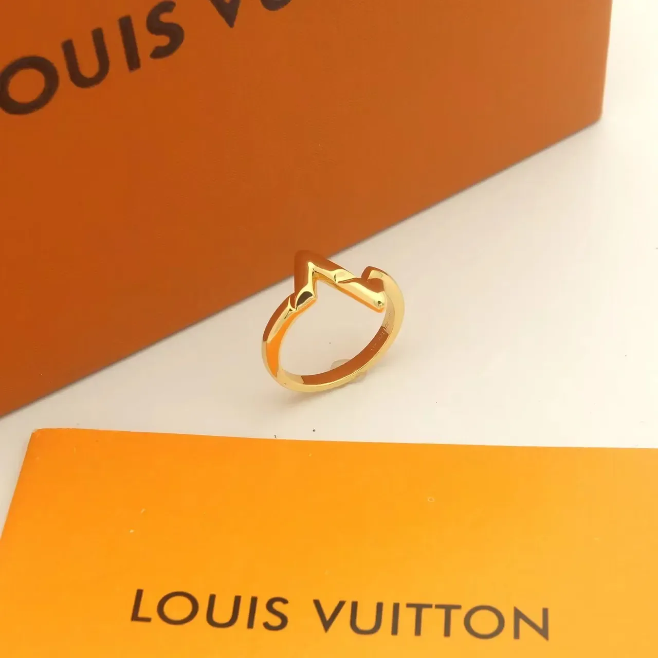 Louis Vuitton LV Volt À l'Envers Bague en Or 18K 6