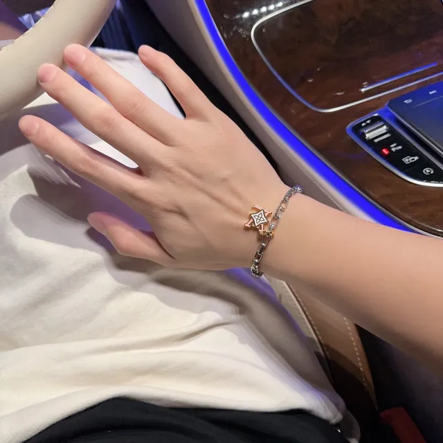 Louis Vuitton Monogram سلسلة فضية وردية رابطة سميكة منحوتة سوار 7