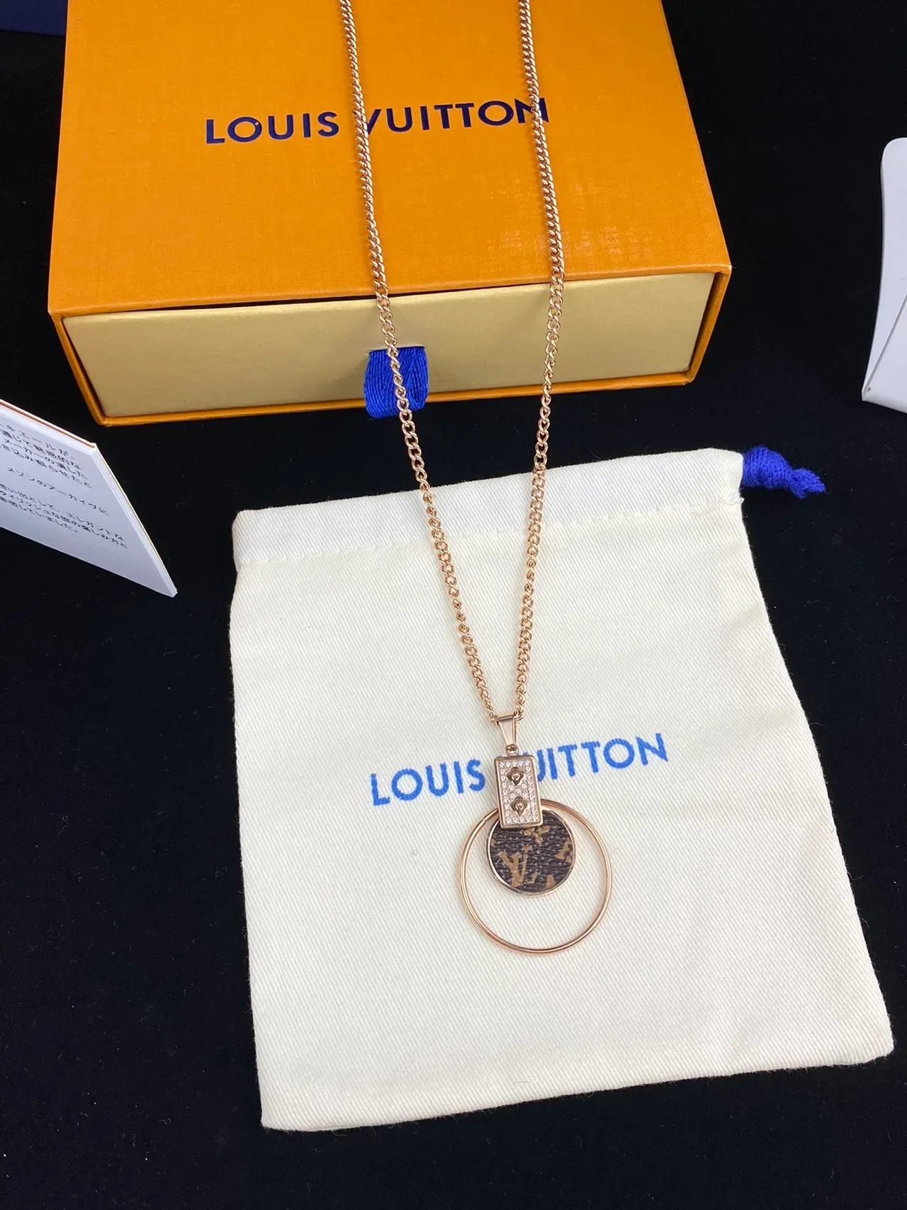 Collar rectángulo cristal-embellished Louis Vuitton Monogram Circle Gold Silver Canvas Pendant 3