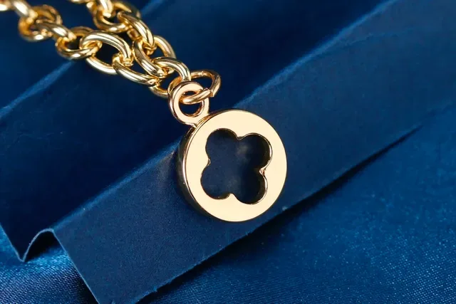 Louis Vuitton Monogram फूल चार्म चेन गोल्ड पिंक ब्राउन ज्वेलरी 2