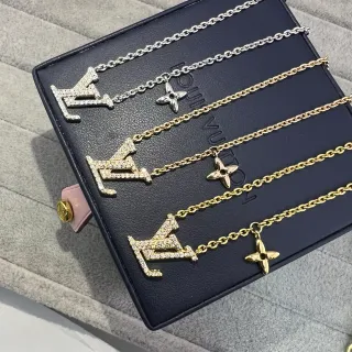 Louis Vuitton Monogram ফুল প্যাভে ক্রিস্টাল নেকলেস