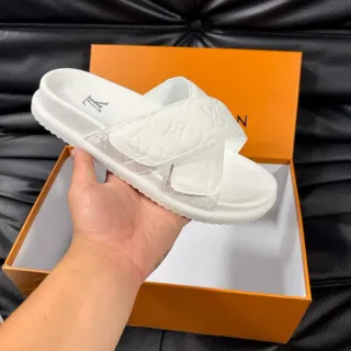 লুইস ভিটন Monogram Slide সাদা স্লিপার্স