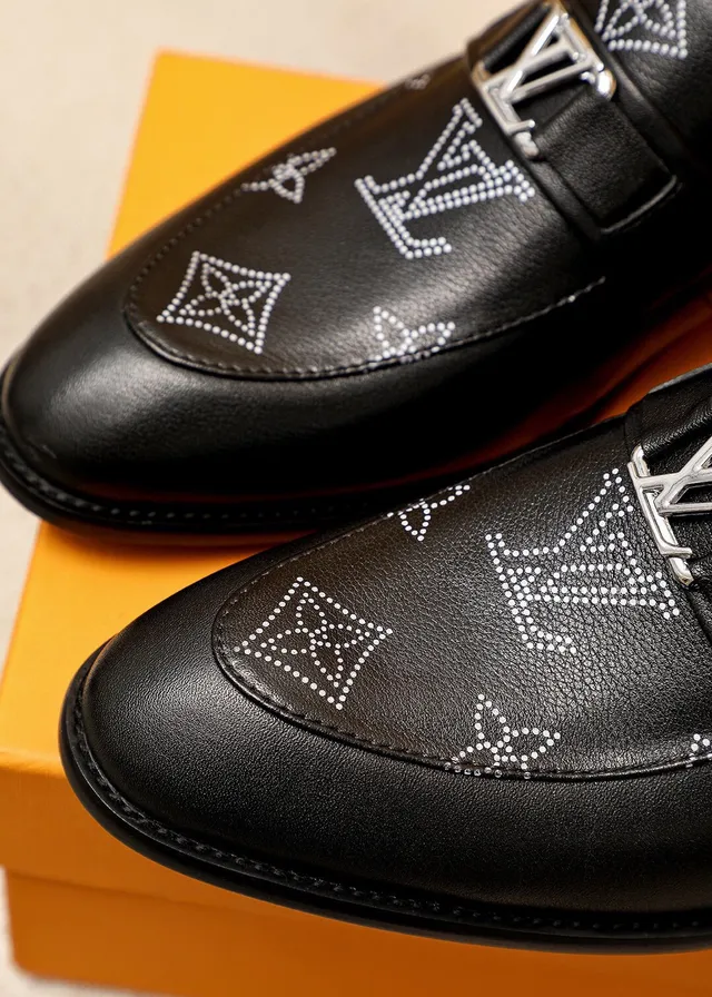 Louis Vuitton মনোগ্রাম-স্টাডড বাকেল স্ট্র্যাপ লোফার্স 8