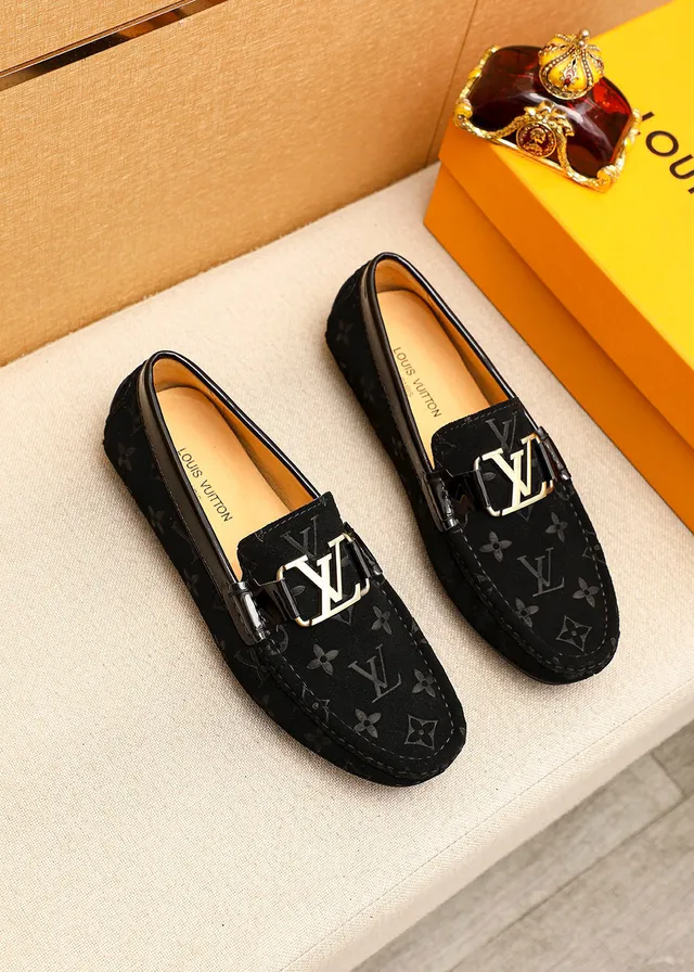 Louis Vuitton Monogram স্যুড LV বাকল লোফার 2
