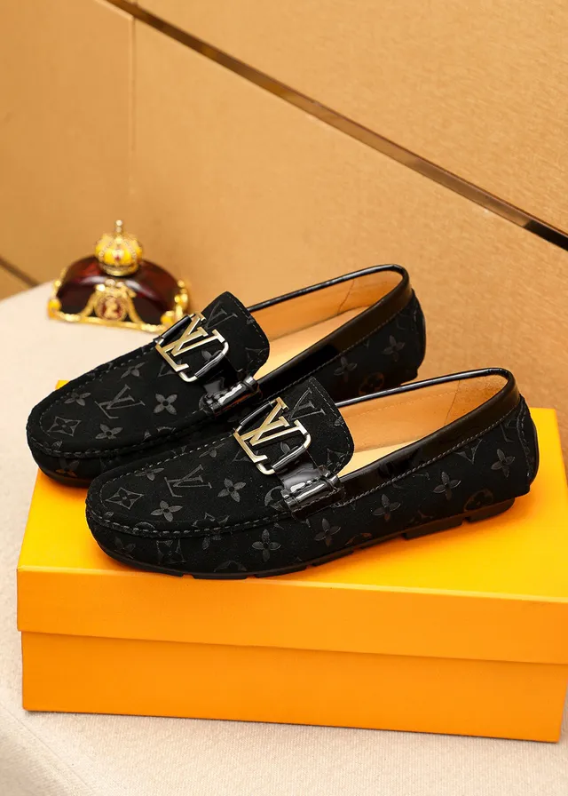 Louis Vuitton Monogram স্যুড LV বাকল লোফার 4