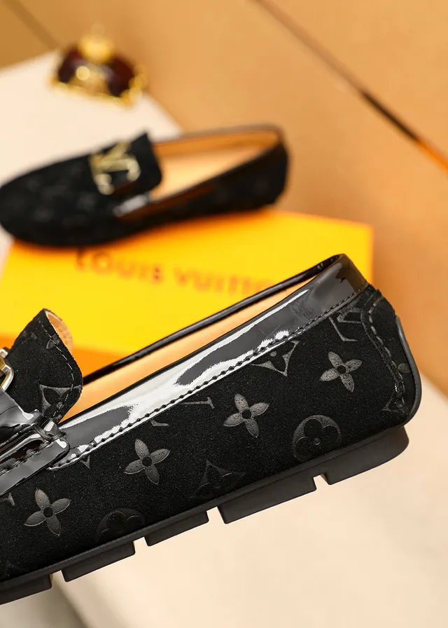 Louis Vuitton Monogram স্যুড LV বাকল লোফার 7