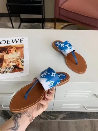 Louis Vuitton মনোগ্রাম টাই-ডাই থং স্লাইড ক্যাজুয়াল স্যান্ডেল 5