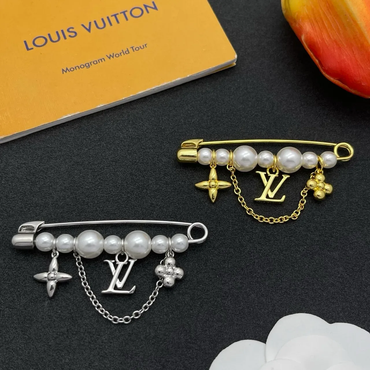 Louis Vuitton Monogram World Tour Gold White Safety-Pin Pearl Strand Embellishment Brooch 2