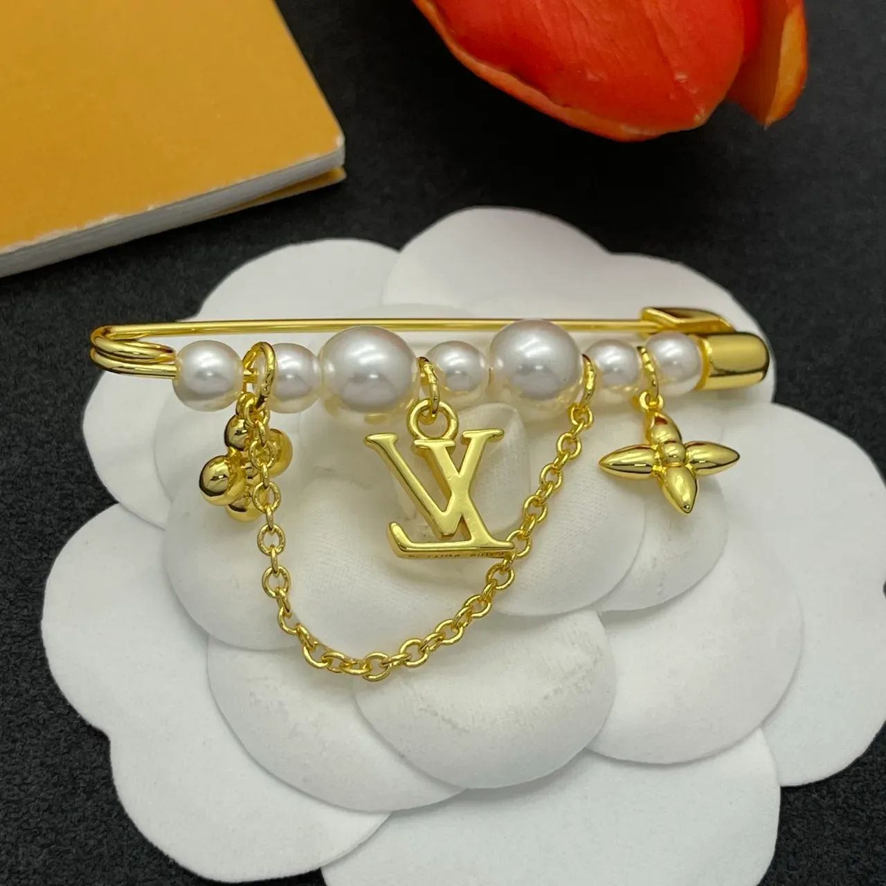 Louis Vuitton Monogram World Tour Gold White Safety-Pin Pearl Strand Embellishment Brooch 3