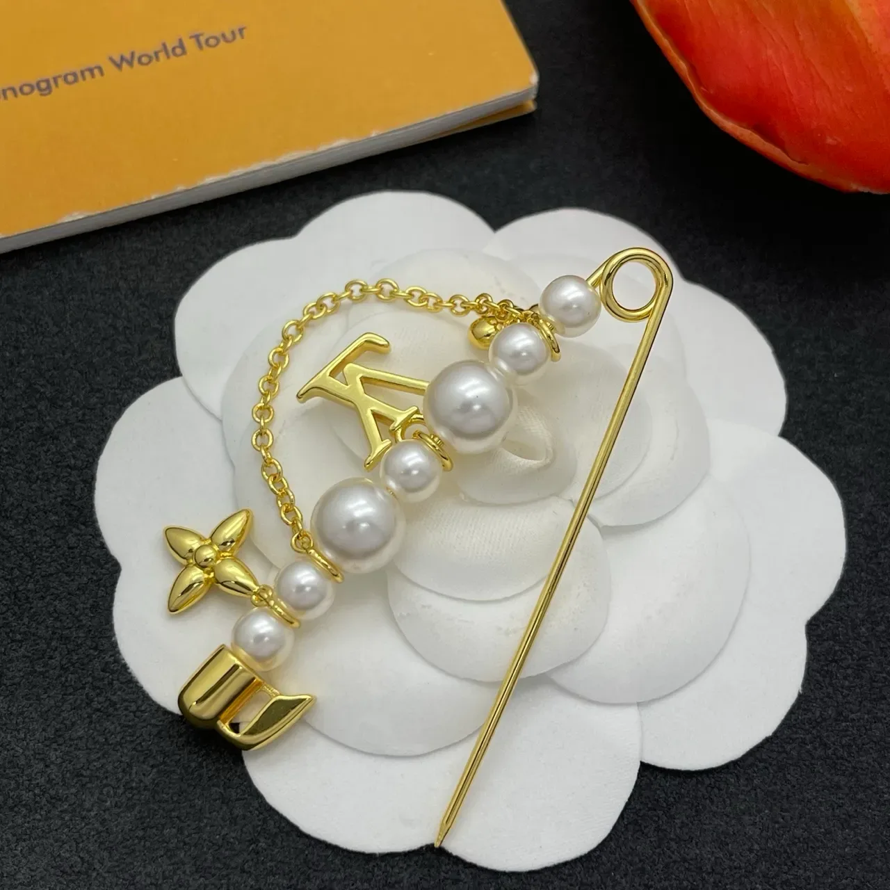 Louis Vuitton Monogram World Tour Gold White Safety-Pin Pearl Strand Embellishment Brooch 4