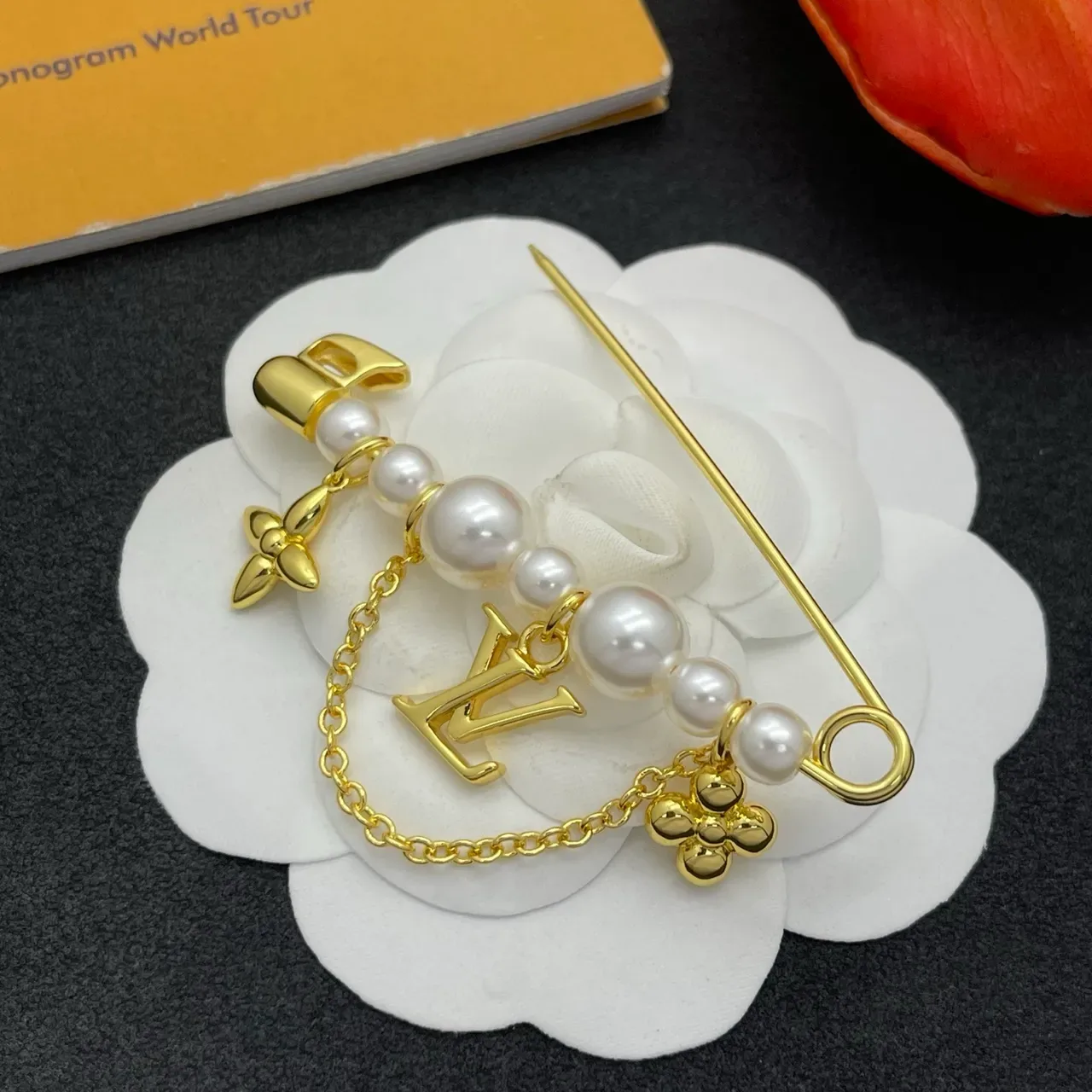 Louis Vuitton Monogram World Tour Gold White Safety-Pin Pearl Strand Embellishment Brooch 5