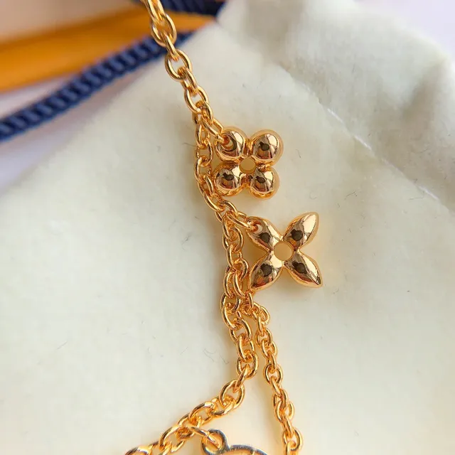 Louis Vuitton Bracelet chaîne multi-charme bracelet en or 4