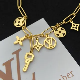 Collar Louis Vuitton Multi-Charm Dorado