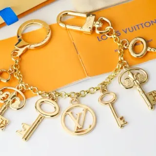 Louis Vuitton Multi-Charms سلسلة مفاتيح معدن ذهبي قلادة سوار