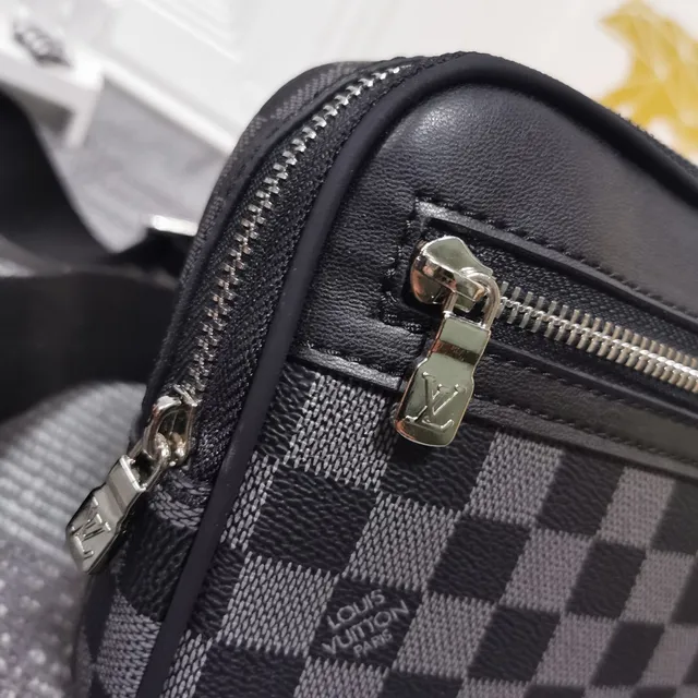 Louis Vuitton Multi Pochette Accessoires Monogram Bolsa de Cintura Negro de Moda 4