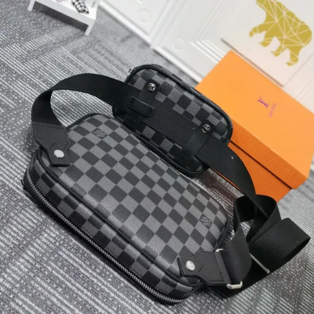 Louis Vuitton Multi Pochette Accessoires Monogram Bolsa de Cintura Negro de Moda 7